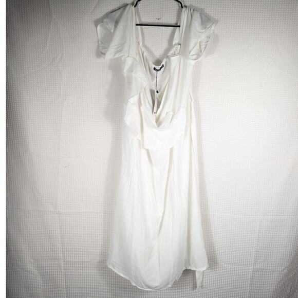 Boohoo Plus 20 Ivory Plunge Ruffle Midi Dress Short Sleeve Textured White Party - Picture 1 of 5